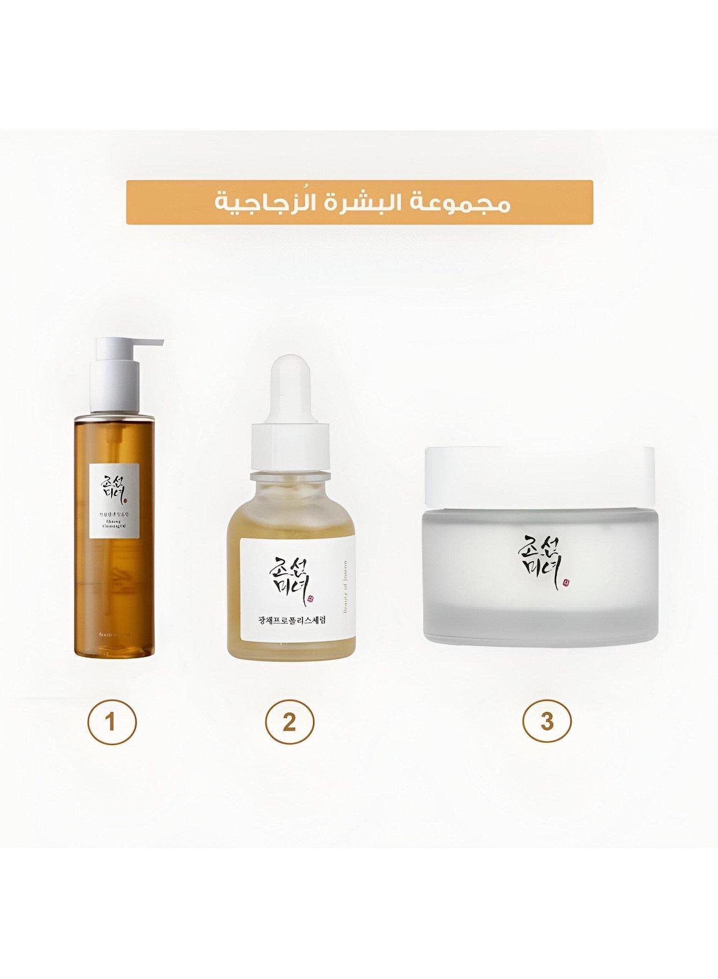 مجموعة البشرة الزجاجية: مجموعة شاملة ومبتكرة للعناية بالبشرة مصممة لتحقيق مظهر البشرة الزجاجية المرغوب به مع مجموعة من المنتجات المصممة للإشراق والوضوح